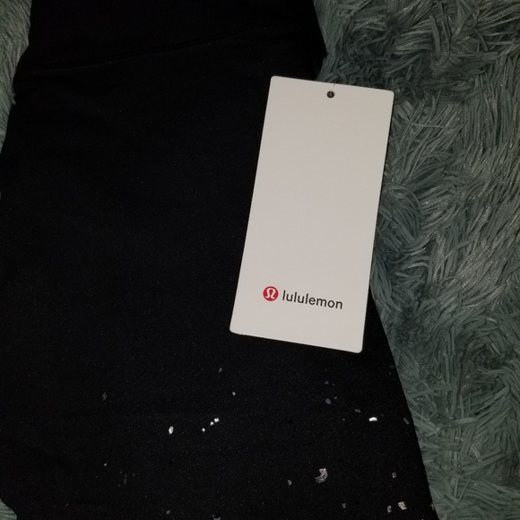 Lululemon - Picture 2 of 3